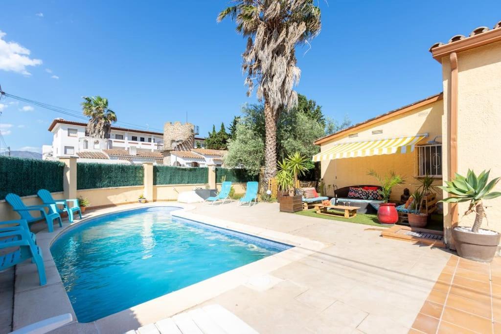 S46-Casa De Vacaciones Climatizada Con Piscina, En El Centro Junto Al Mar, Barbacoa Y Wiifi เอมปูเรียบราบา ภายนอก รูปภาพ
