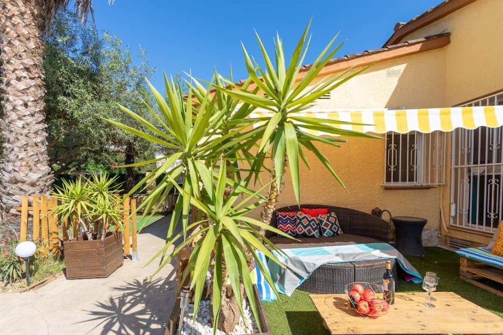 S46-Casa De Vacaciones Climatizada Con Piscina, En El Centro Junto Al Mar, Barbacoa Y Wiifi เอมปูเรียบราบา ภายนอก รูปภาพ