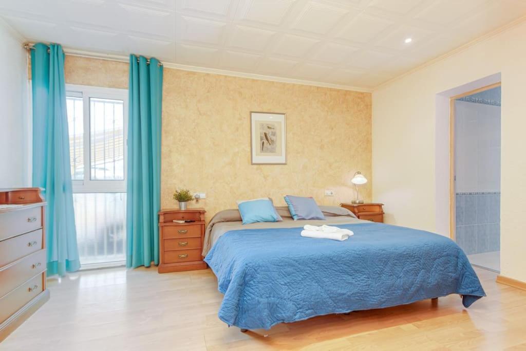S46-Casa De Vacaciones Climatizada Con Piscina, En El Centro Junto Al Mar, Barbacoa Y Wiifi เอมปูเรียบราบา ภายนอก รูปภาพ