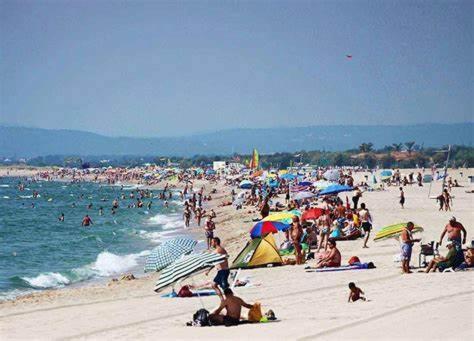 S46-Casa De Vacaciones Climatizada Con Piscina, En El Centro Junto Al Mar, Barbacoa Y Wiifi เอมปูเรียบราบา ภายนอก รูปภาพ