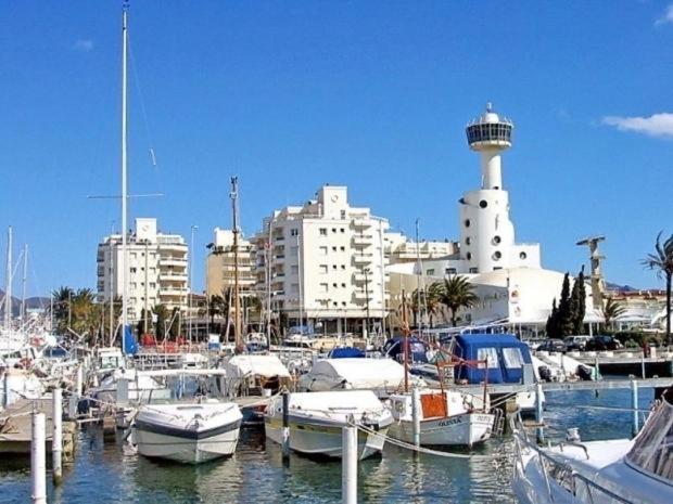 S46-Casa De Vacaciones Climatizada Con Piscina, En El Centro Junto Al Mar, Barbacoa Y Wiifi เอมปูเรียบราบา ภายนอก รูปภาพ